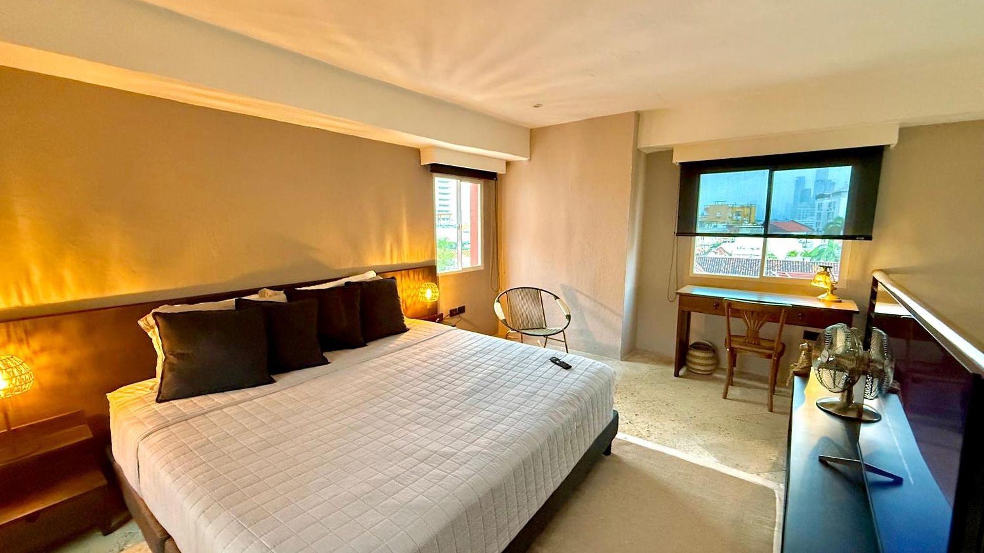 By Calamari Homes - Porvenir 407 - Walled Apartment