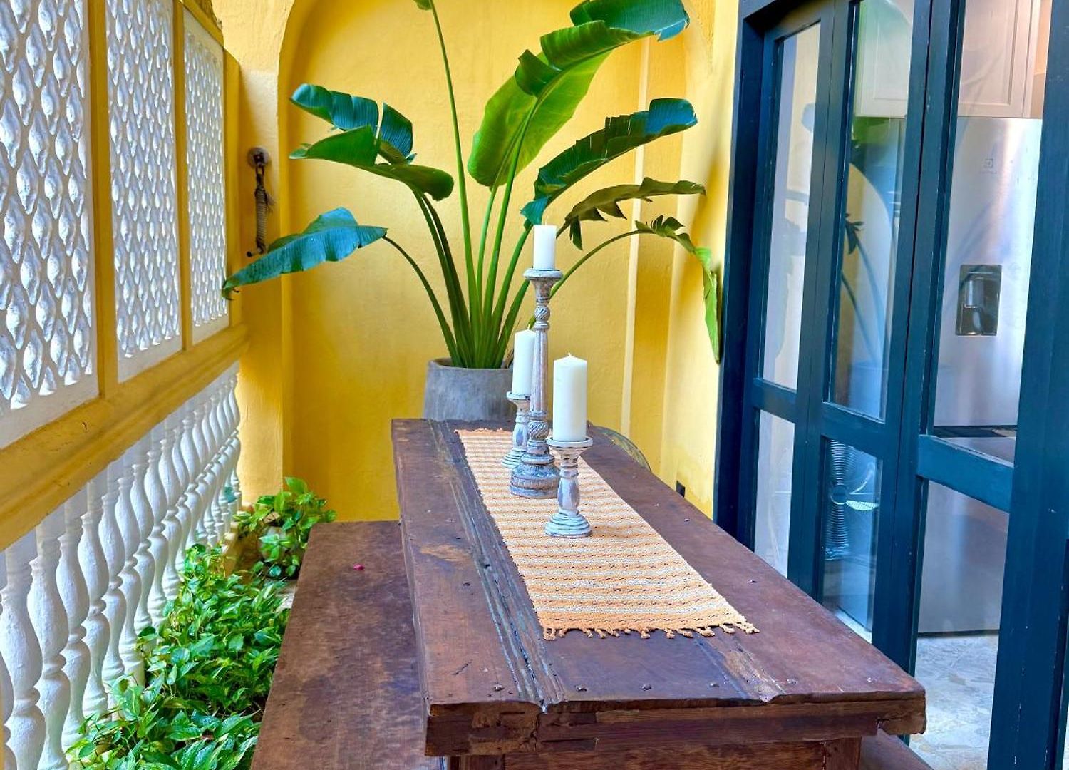 By Calamari Homes - Porvenir 407 - Walled Apartment