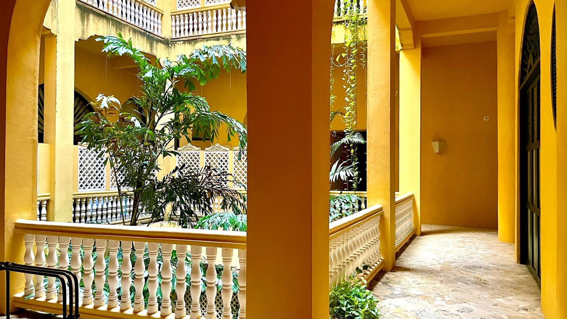 By Calamari Homes - Porvenir 407 - Walled Apartment