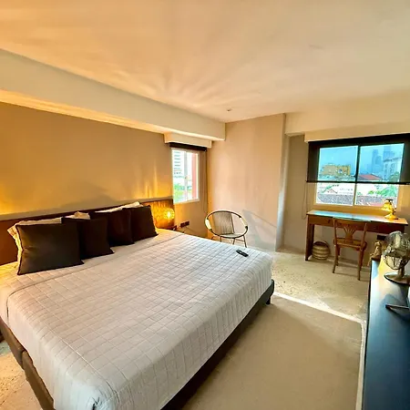 By Calamari Homes - Porvenir 407 - Walled Apartment