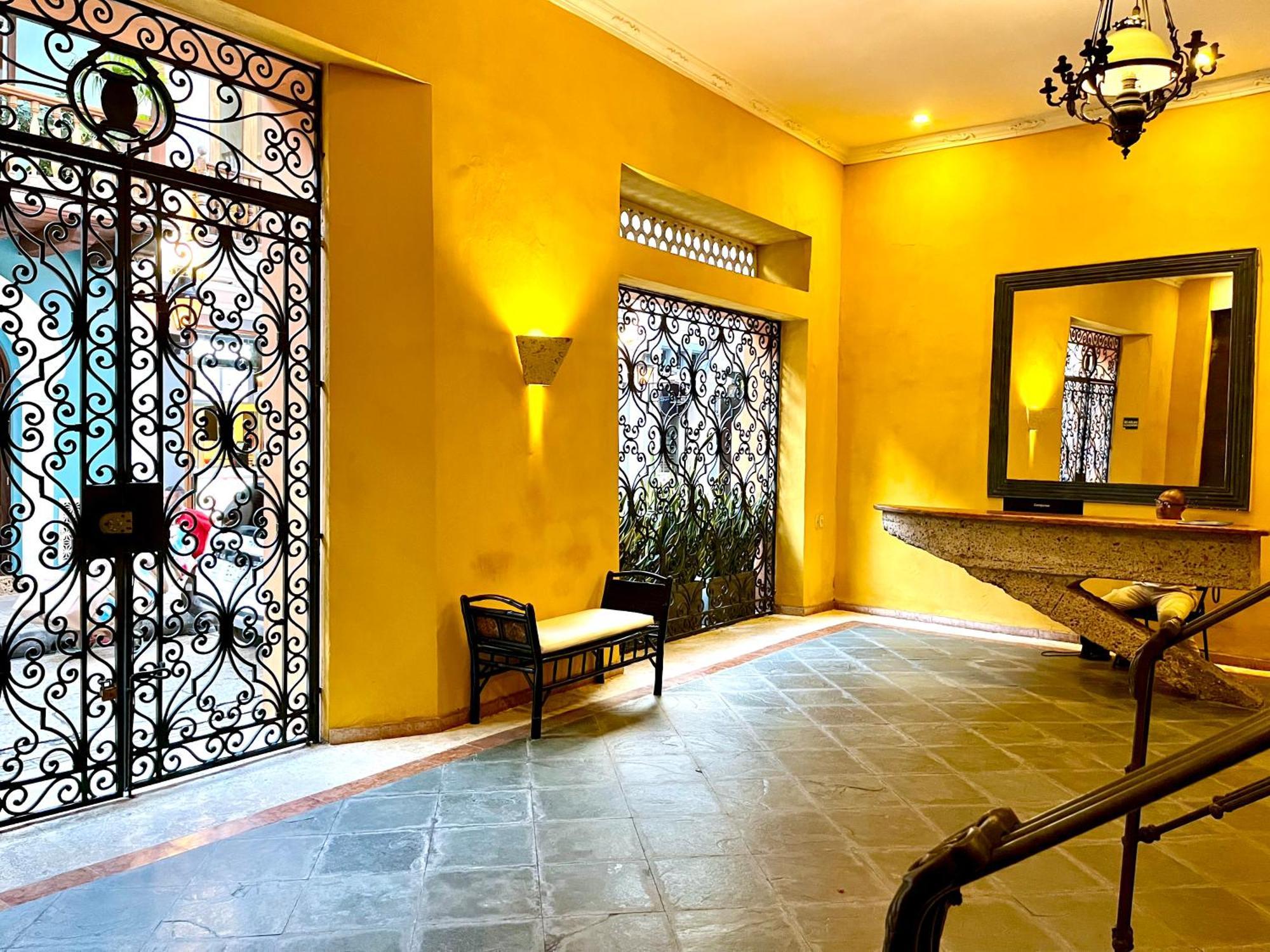 By Calamari Homes - Porvenir 407 - Walled Cartagena